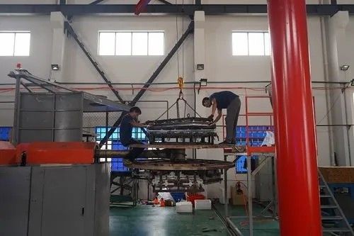 PLC HMI制御システムを持つ回転型型ロール形成機械
